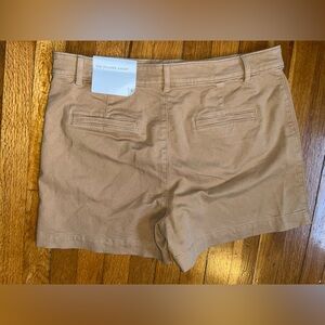 LOFT NWT Women's Tan Shorts